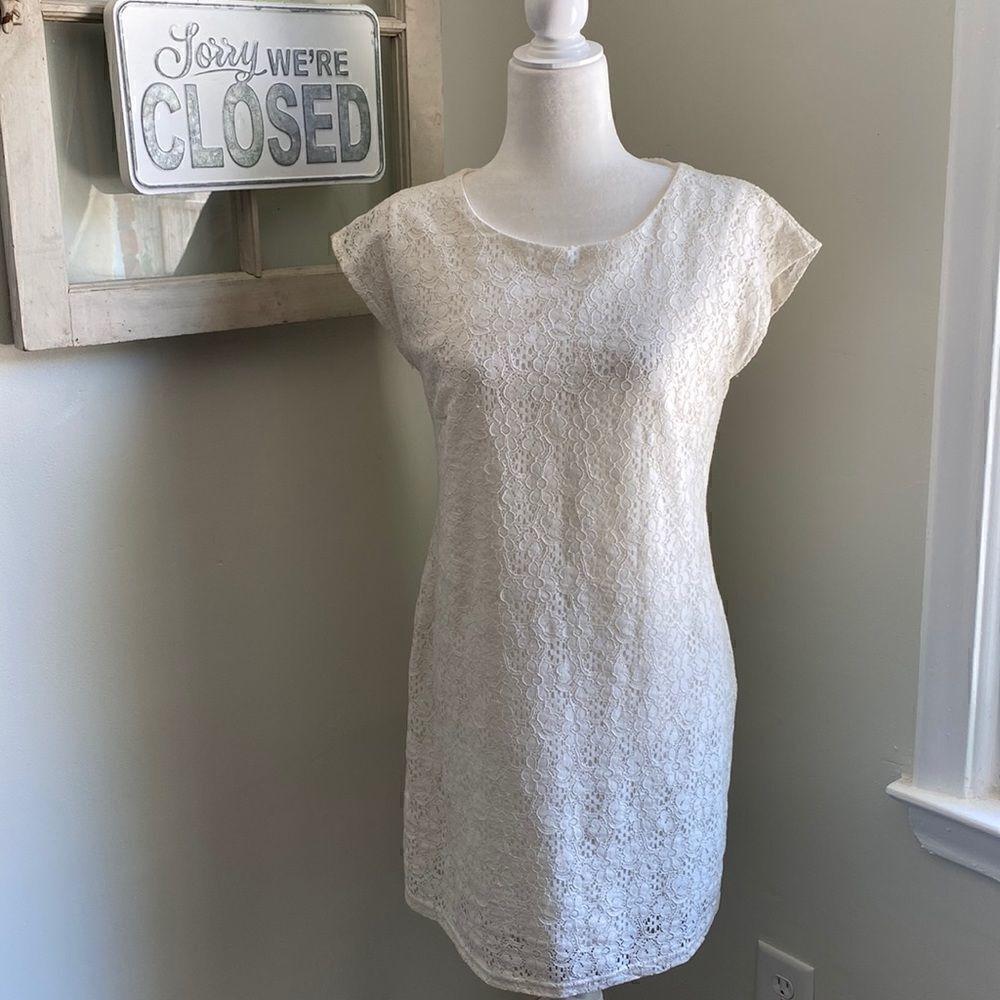 𝅺MOLLY Bracken Lace Overlay Sheath Dress NWT